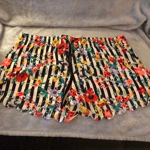 Silky smooth scalloped hem sleep shorts